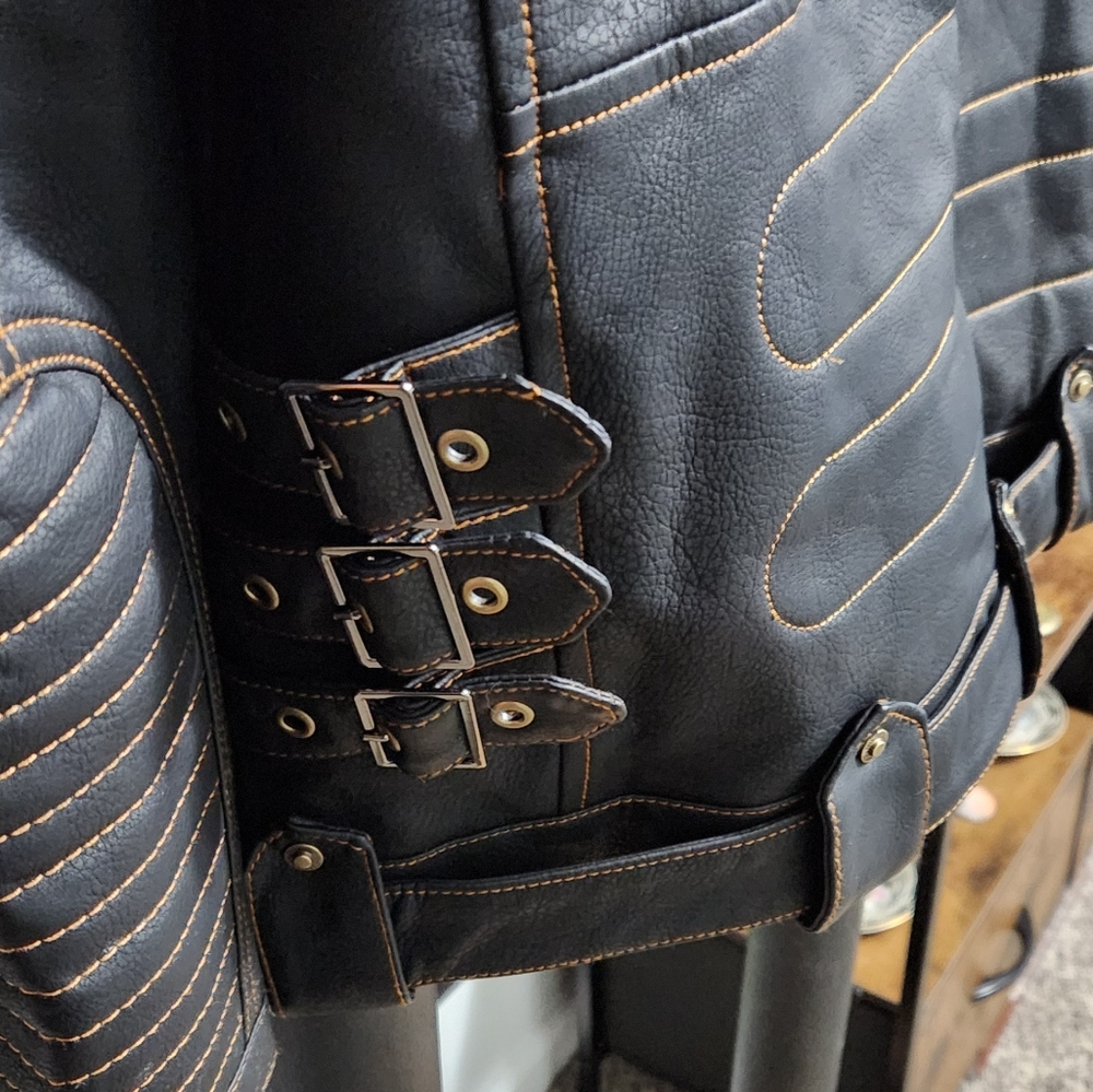 Wolverine Jacket - image 4
